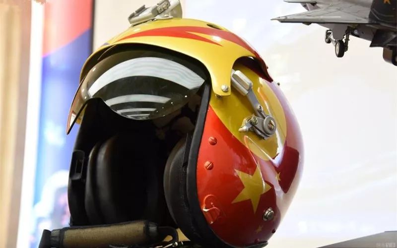 我们居然还敢喊"首战用我,用我必胜"|金头盔|飞行员|空军_新浪军事