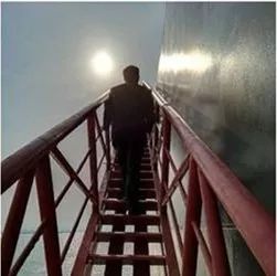 外国船东将巨型油轮更名为“尊重”,向中国法官致敬