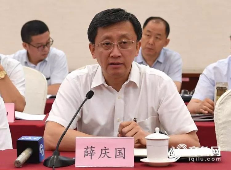 在新任市委书记王清宪到任次日,副省级城市青岛又迎来了重磅人事调整.