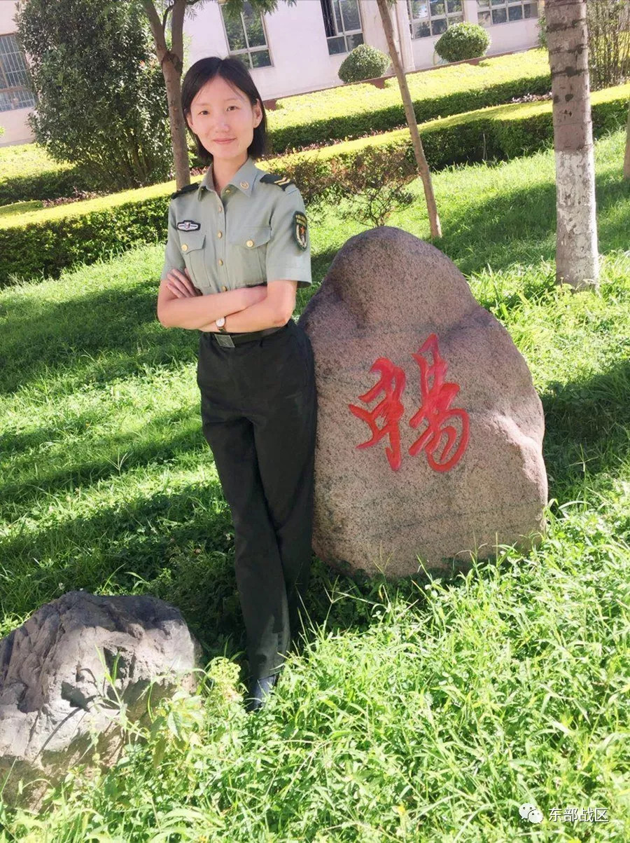 姓名:刘雅静籍贯:河南漯河单位:63818部队出了校门,便入营门.