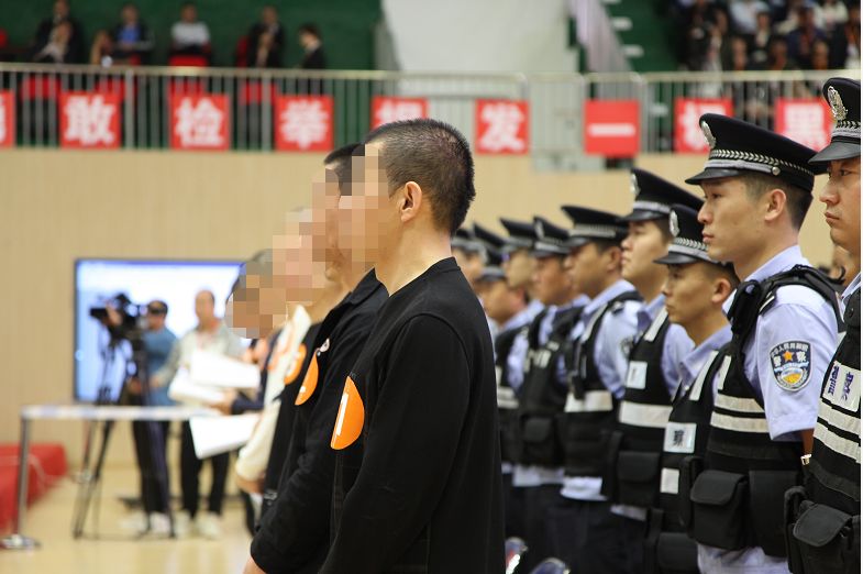 涉案53人,金凤区首例涉黑案件开庭审理!