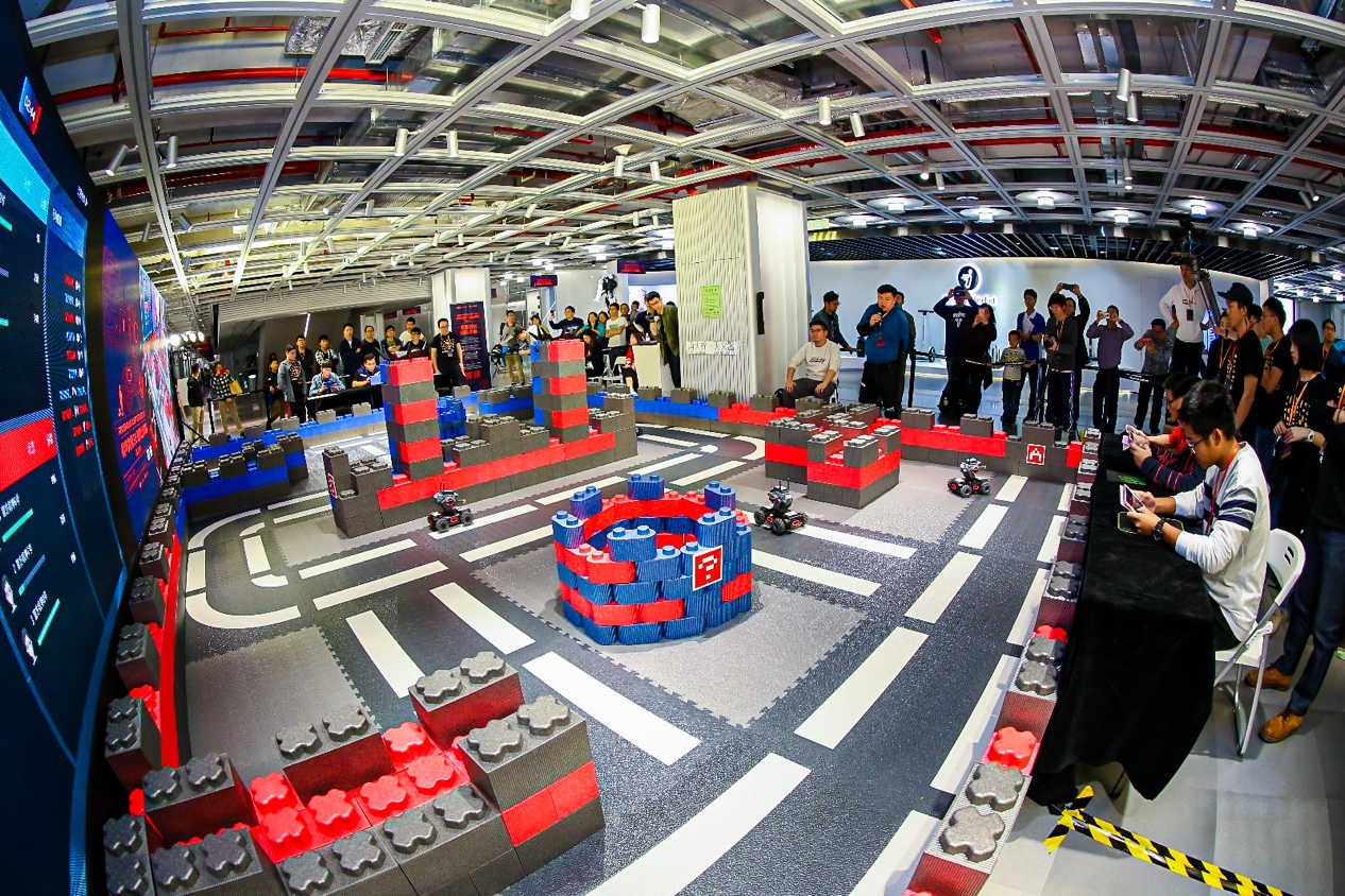 首届大疆创新robomaster机甲大师s1城市公开赛在深圳举