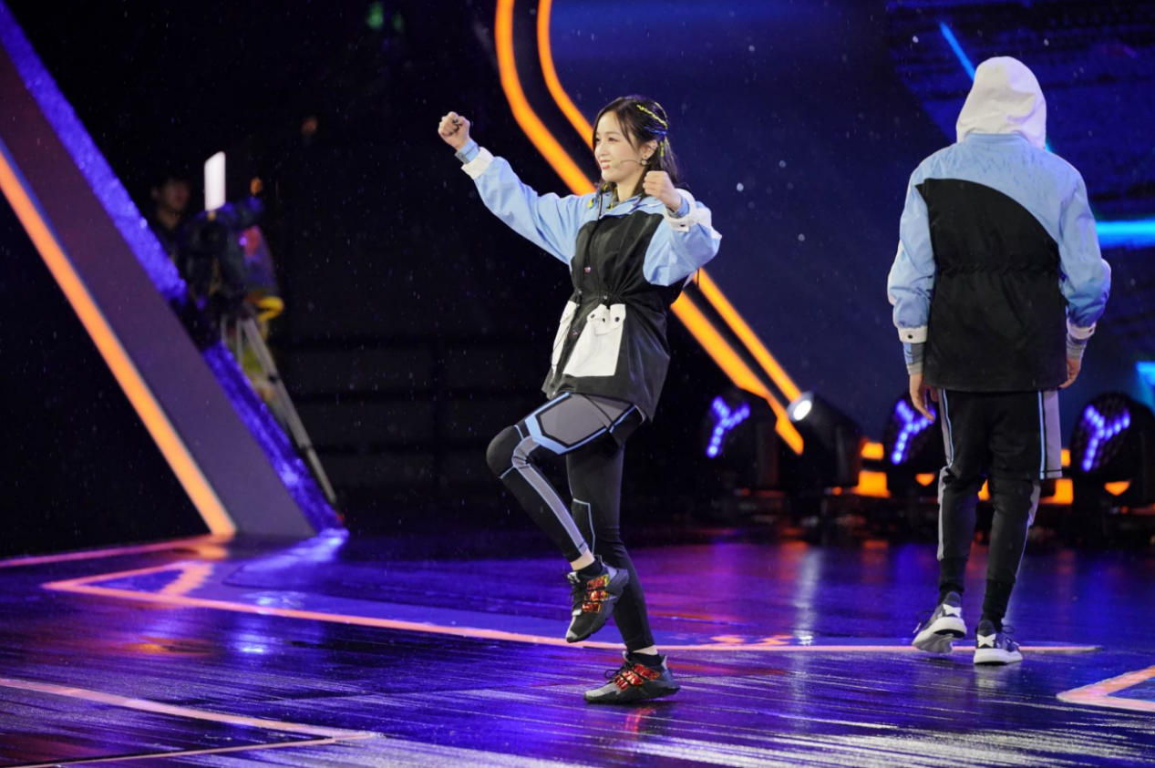 跑男团踢馆追我吧黄景瑜李晨撕名牌大战一触即发