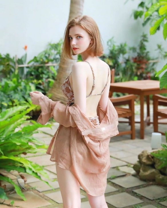 德国chloe资料,德国chloe 简直如人间仙女!98年混血美女模特chloe美照合集!