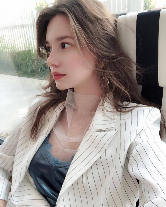 素人版安妮海瑟薇四国混血美女anastasia美照赏