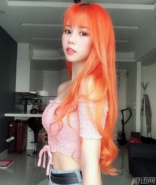 马来西亚橘发网红美少女mayng双峰傲人似迷你版娜美