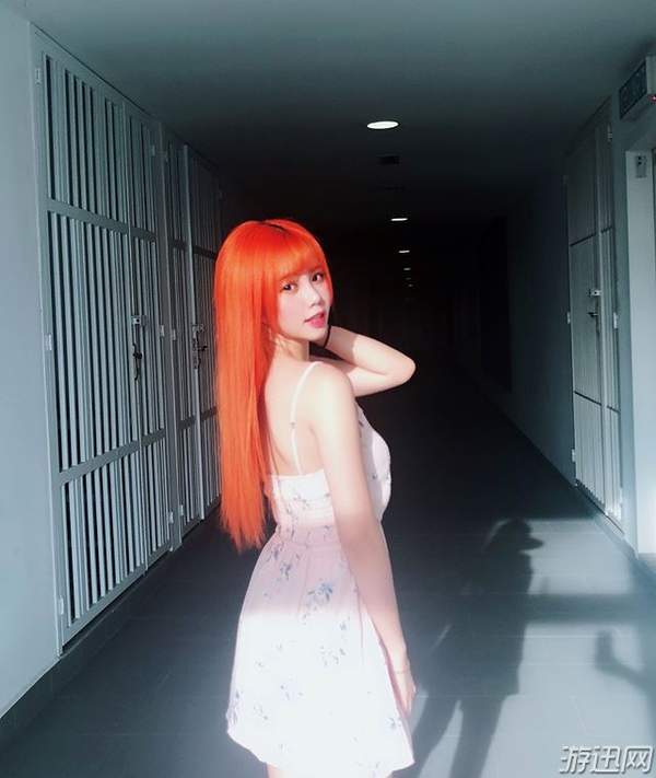 马来西亚橘发网红美少女mayng双峰傲人似迷你版娜美