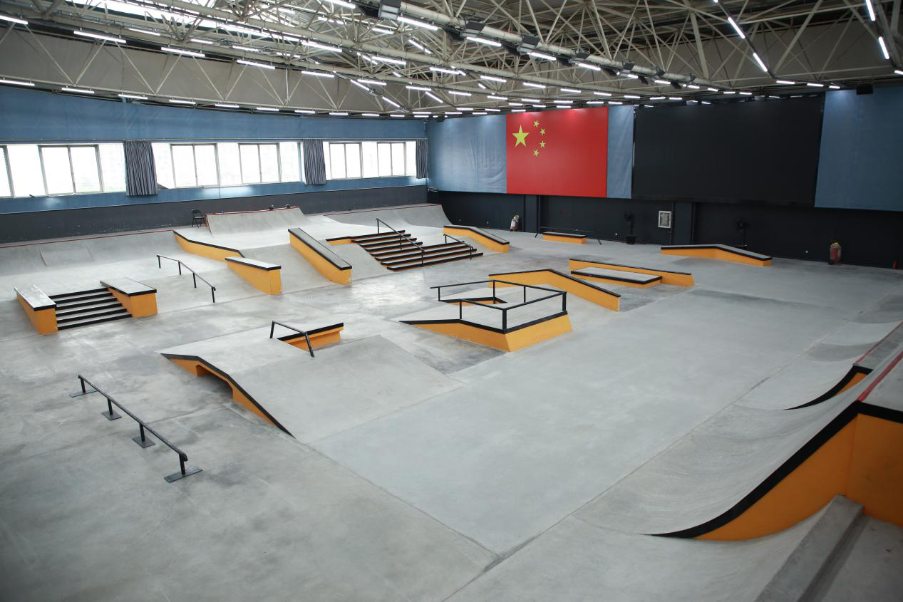 在场馆方面,本次选拔赛的比赛场地选择在南京龙江国家滑板训练基地
