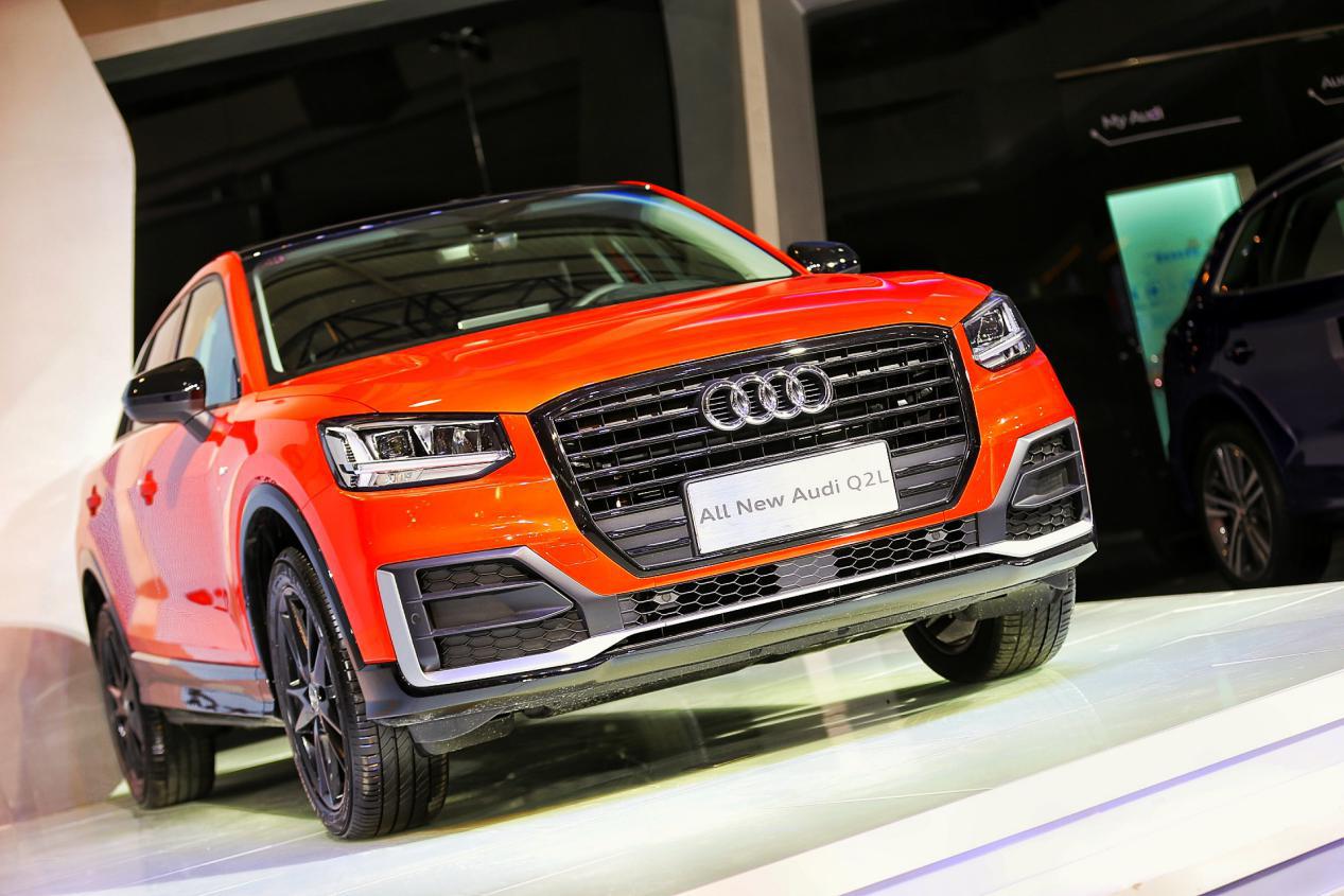 全新奥迪q2l亮相西安车展 引领潮流新时尚