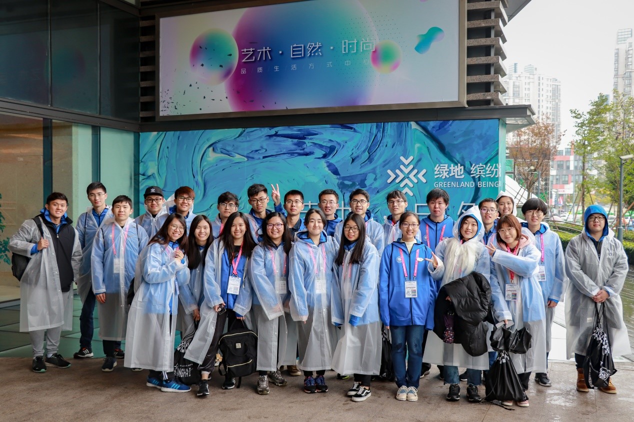 1500余名交大志愿者服务2018年上海国际马拉