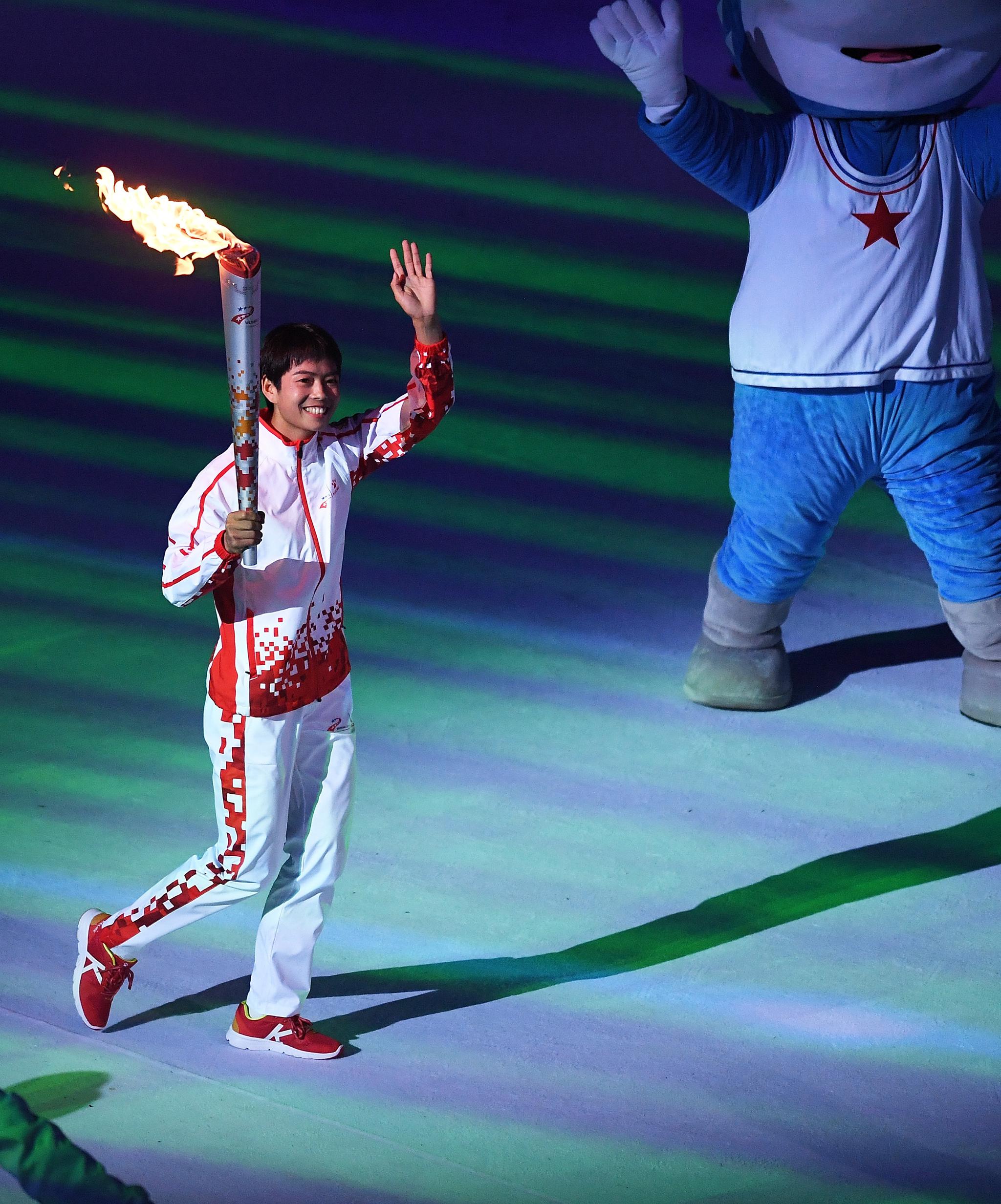 军运会军人的荣耀祖国的荣光访第七届世界军人运动会火炬手中的中国