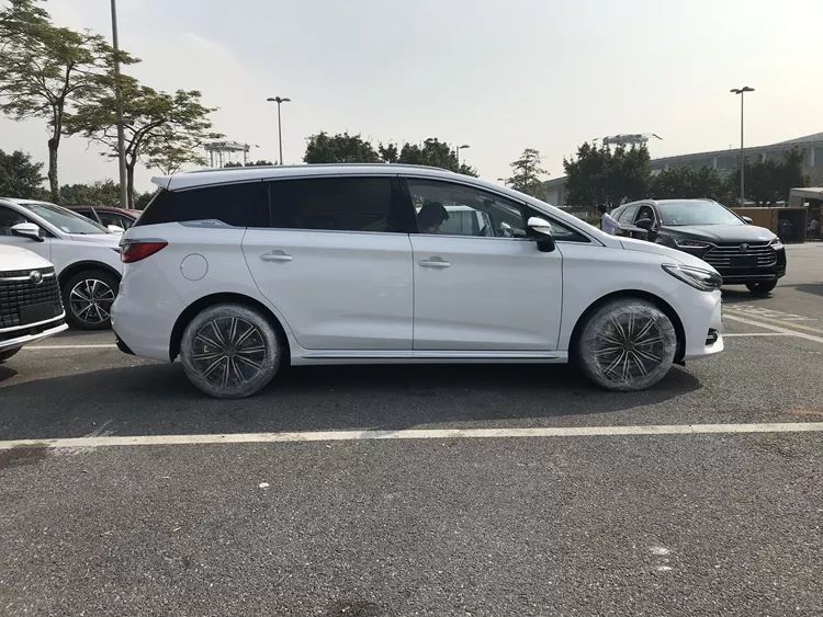 抢先看!比亚迪唐ev600实拍!