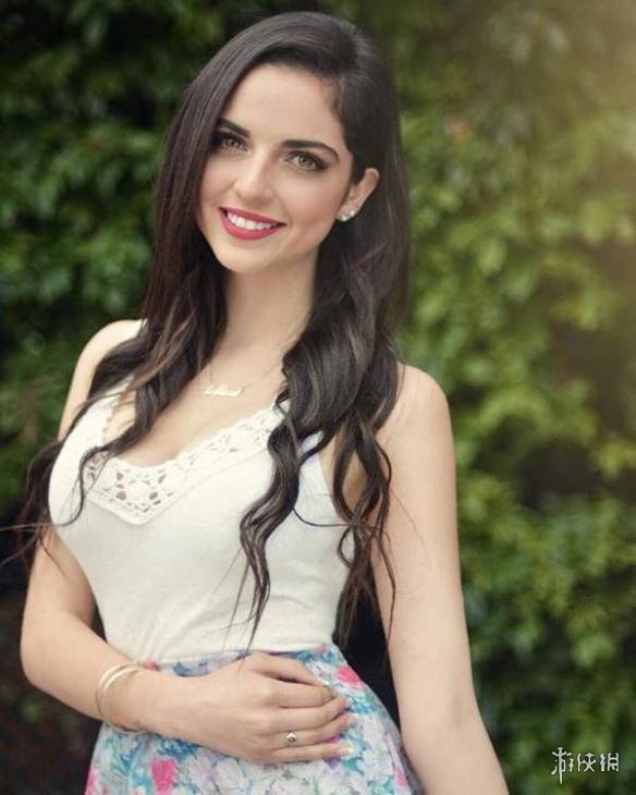 墨西哥电眼美女福利写真赏前凸后翘胸肌迷人