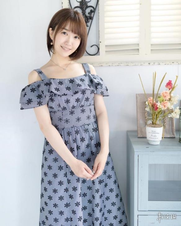 玩家资讯 正文页  日本美女漫画家佃煮のりお曾cos自己作品《双叶家的