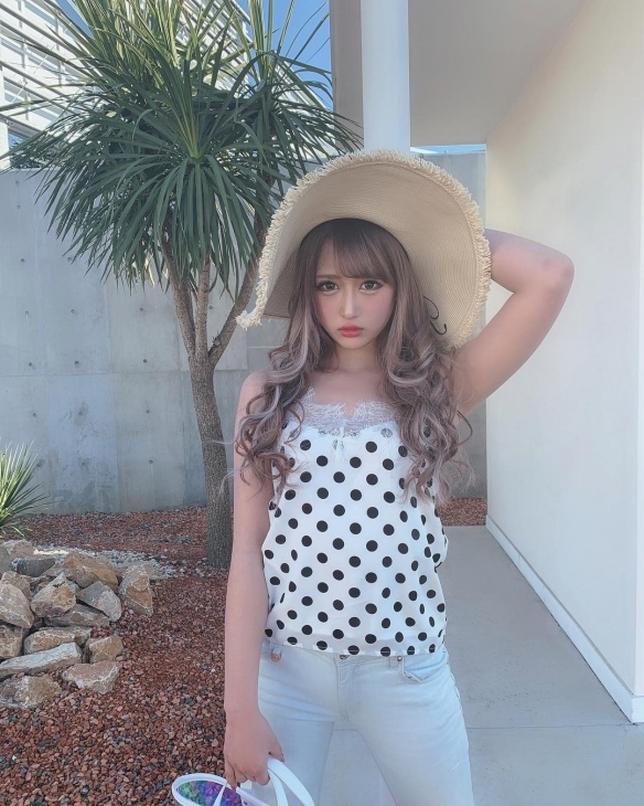 次时代辣妹超绝可爱!日杂00后人气模特伊藤桃々美图