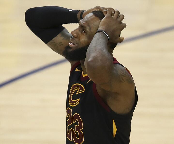 NBA总决赛首战剧本看不懂,詹姆斯逆天却改不