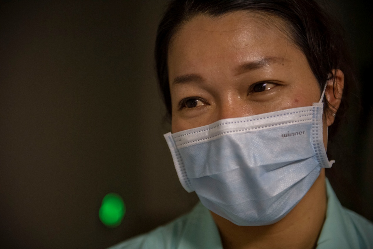 眼中有光的每一个你|医疗队队员|陆军军医大学_新浪新闻