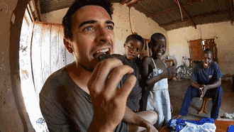 用50万只蚊子做成的汉堡敢吃么