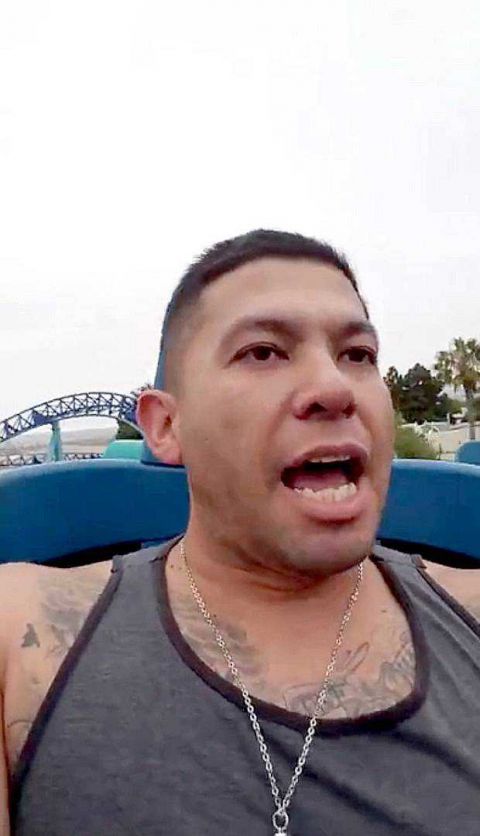 坐个过山车喊破天还晕过去3次,这个纹身壮汉火了