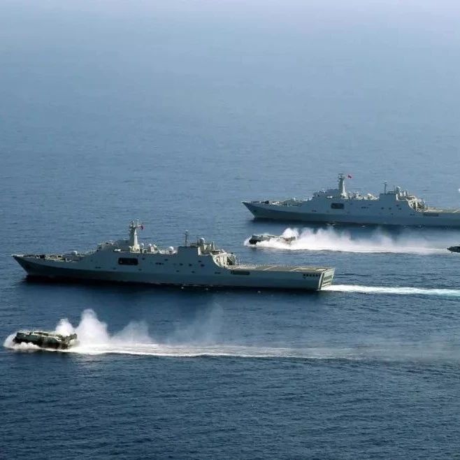 海军980龙虎山舰图片