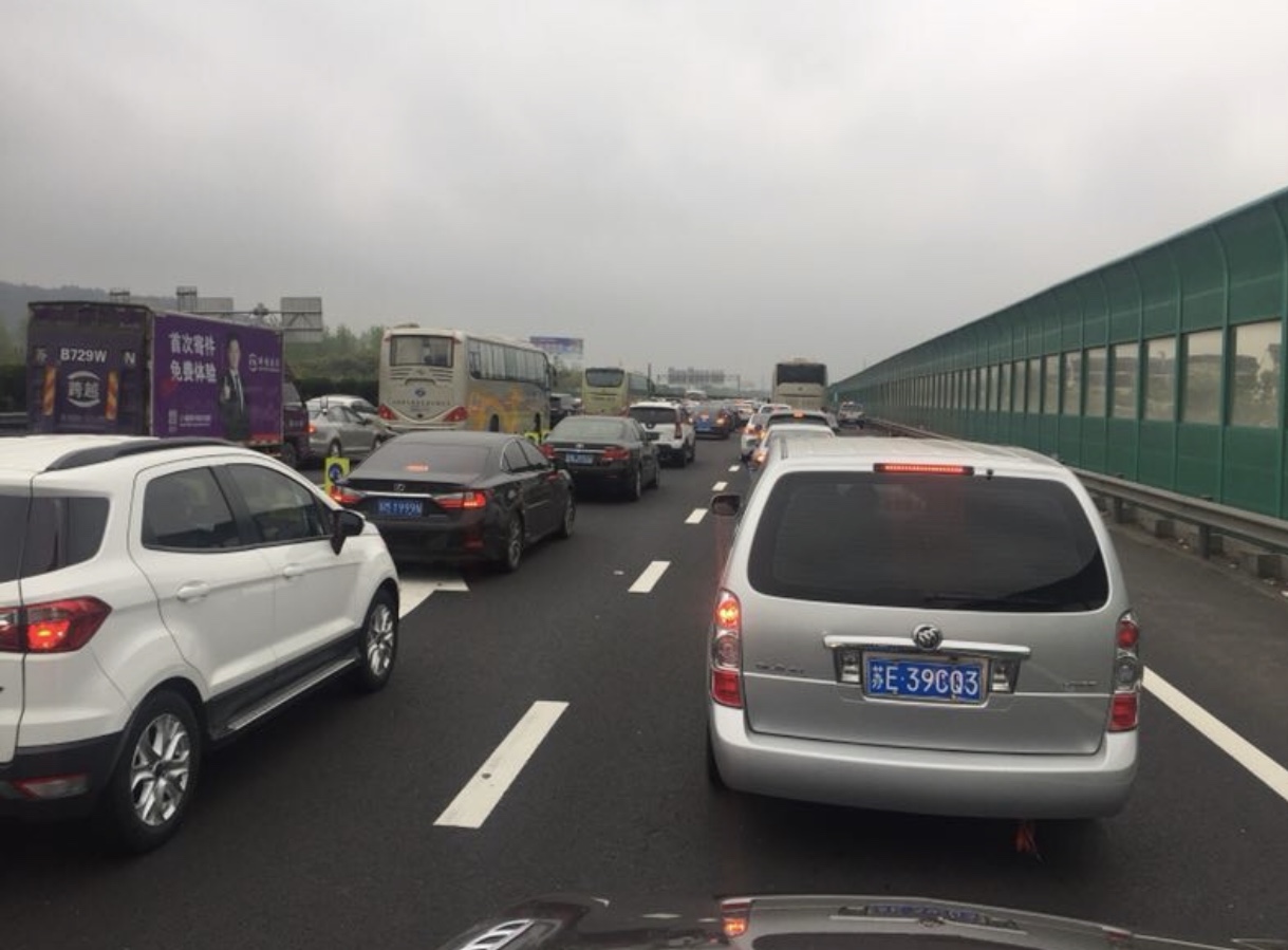 由西往东方向:g40沪陕高速正谊至泰州段,s28启扬高速扬州北至江都