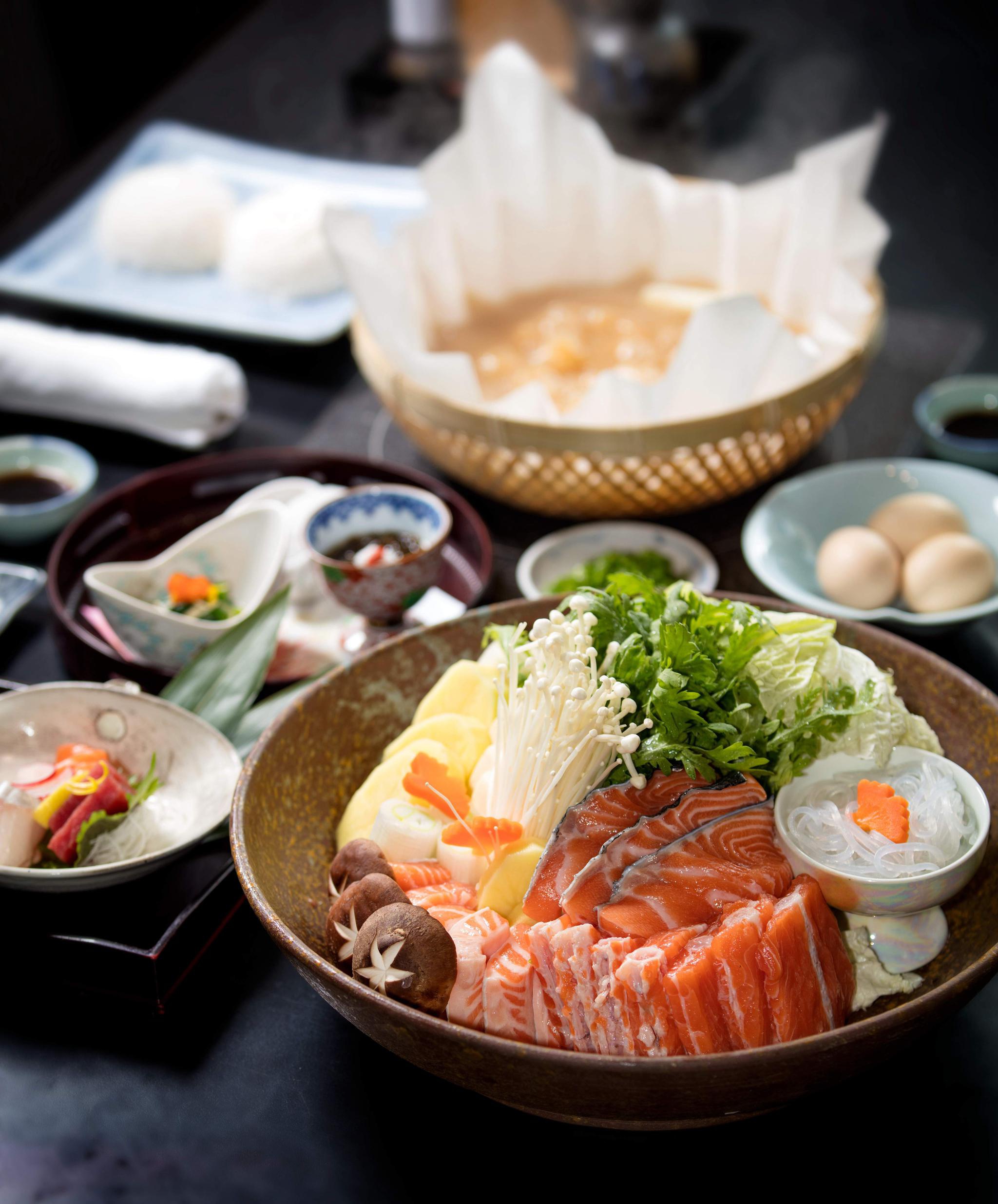 北京迎来降温季,热气腾腾的火锅才是深夜好伴侣|鸡尾酒|寿司_新浪新闻