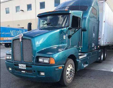 美国司机运输一卡车薯片迷路荒野,却忍饿四天薯片一片不吃