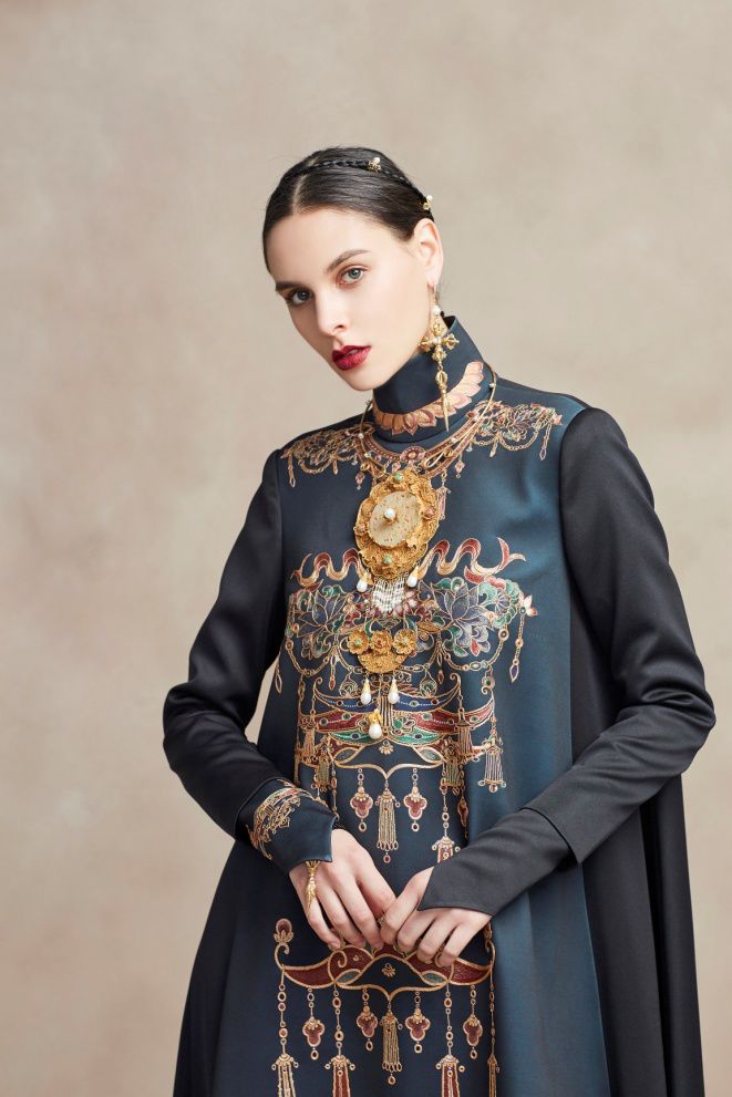 盖娅传说熊英:为美而生,向光而行|高级成衣|礼服_新浪新闻