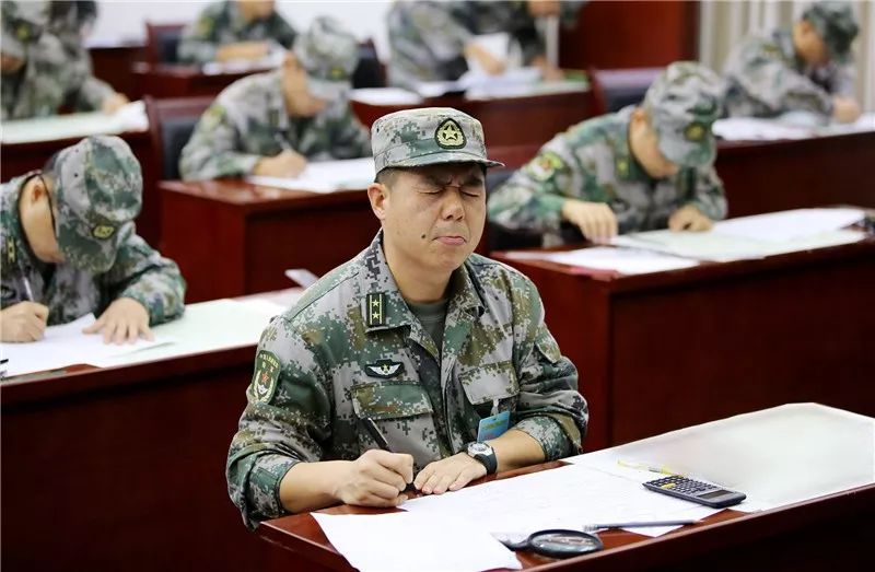 东陆预备役部队首次比武画面曝光,精锐尽出展开鏖战!(附光荣榜)