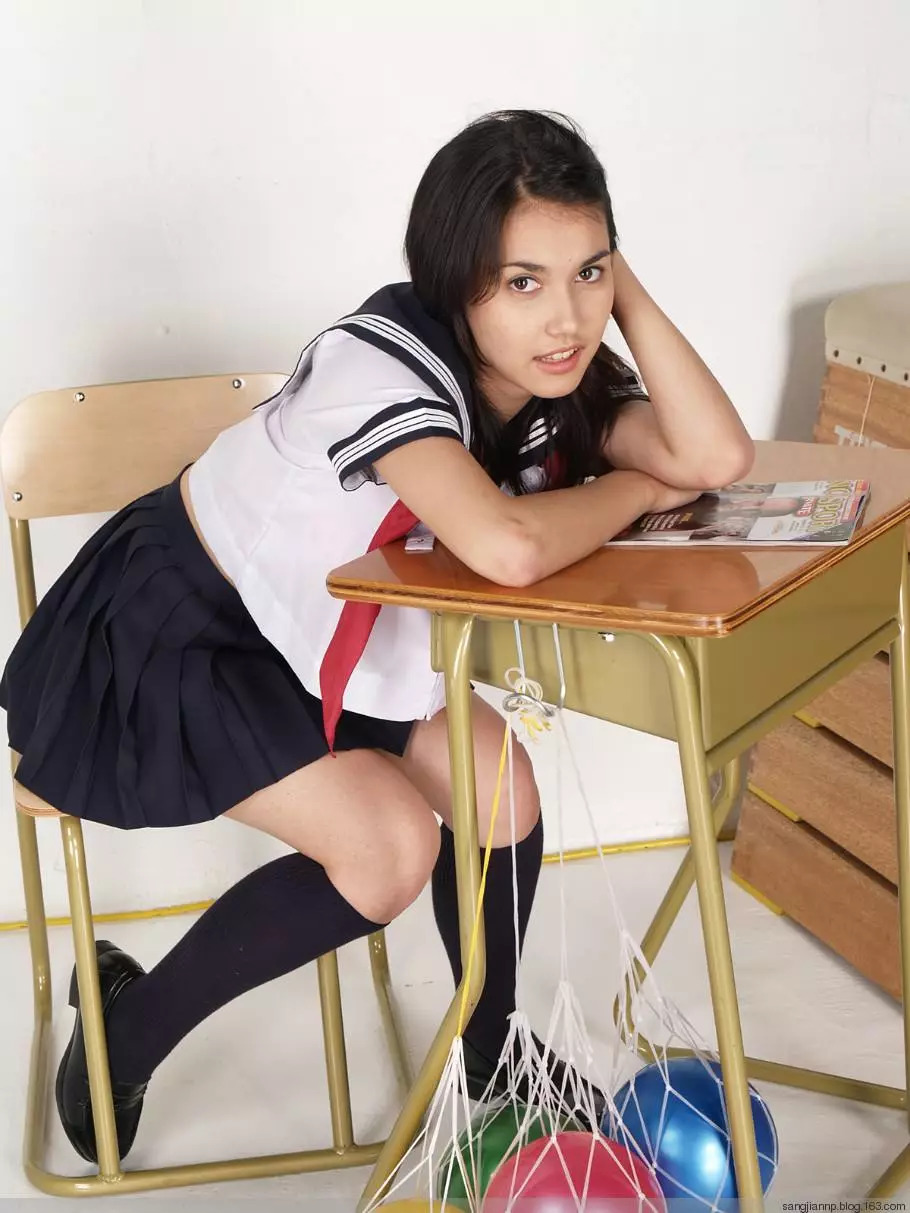 毕竟苍老师才四十多名,小泽能排到前十五还是挺出乎意料的.