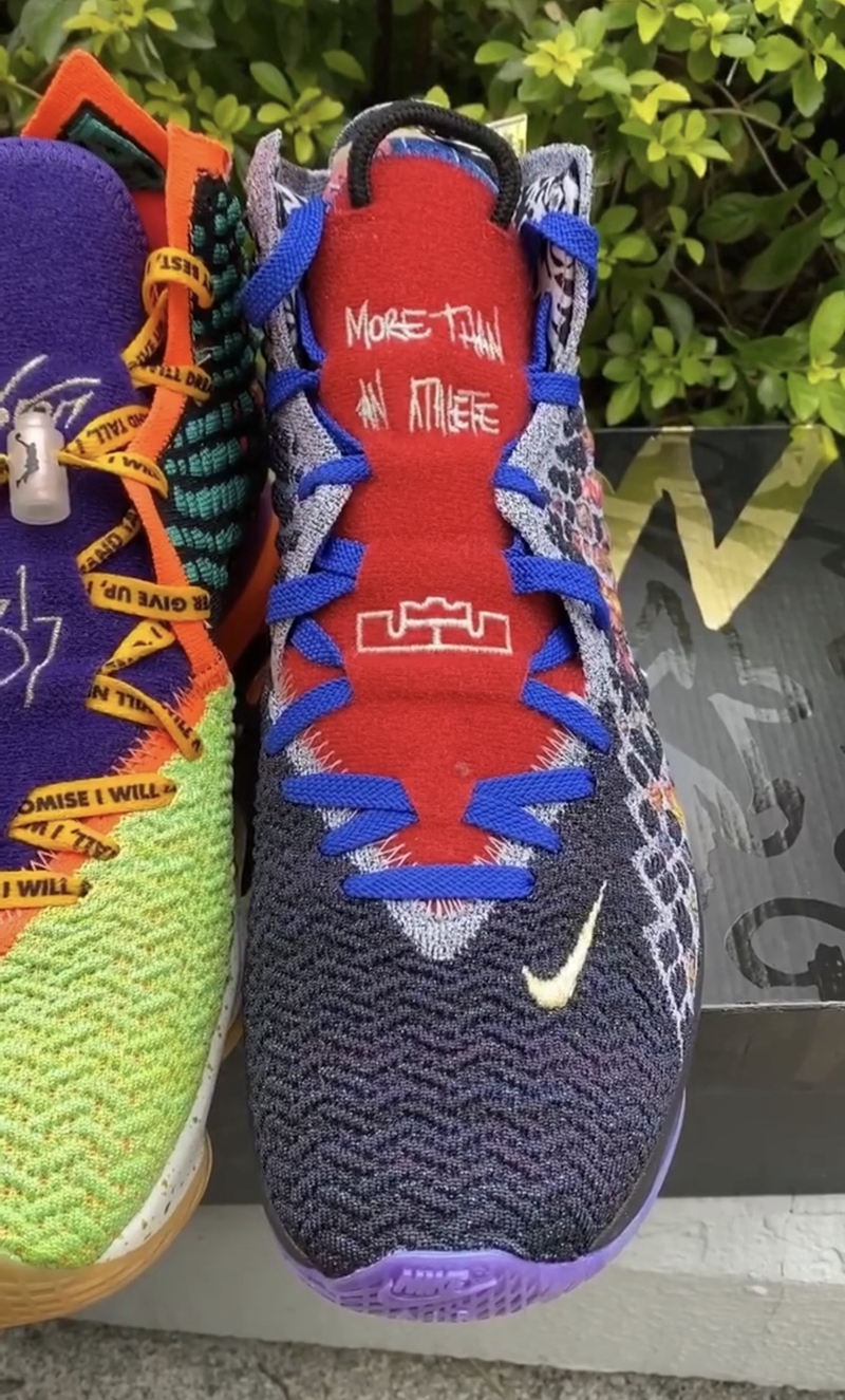 包含了组成 what the 的配色 logo,可以在绒毛材质的鞋舌上随意黏贴