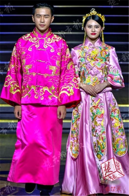 百对准新人"知音号"上尝鲜央视"完美婚礼"