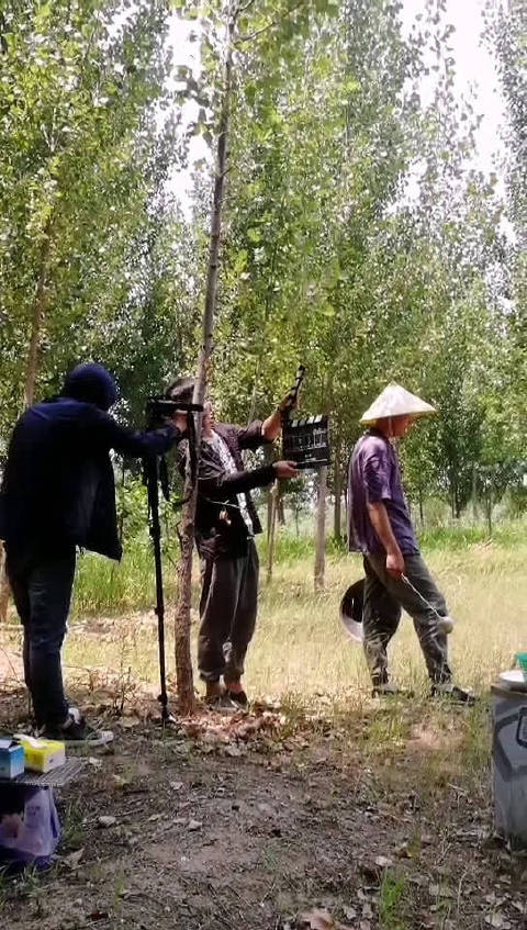 快手平台惊现高仿真假人演示：虚拟与现实的界限被模糊技术颠覆 (快手平台乱吗)-初仟社区