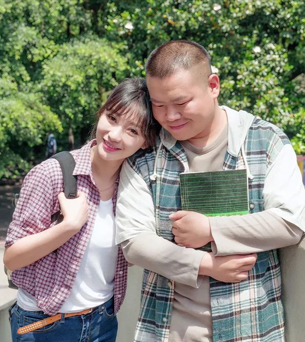 佟丽娅岳云鹏拍吻戏,这画面你能接受吗?