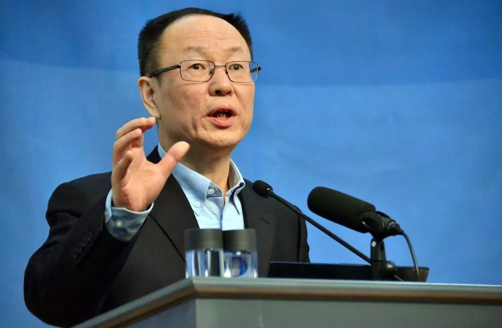 王一鸣:推动经济高质量发展 要坚持问题导向