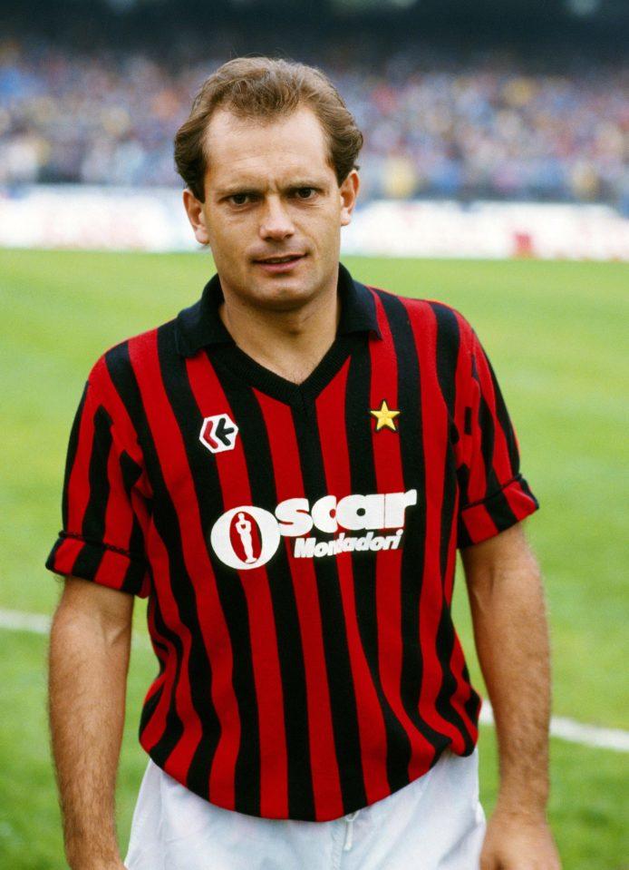 巴雷西深情送别昔日队友米兰球迷向传奇致敬