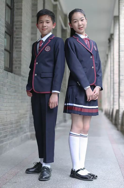 东华大学发布128套创新时尚校服融入旗袍立领等元素