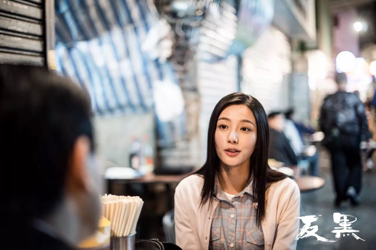 真港剧反黑最美女主陈雅婷大家都在追的便利店小姐姐