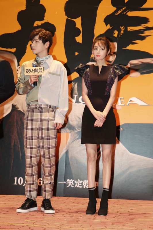 《功夫联盟》首映礼 书亚信"水下吻戏"惊艳观众|功夫联盟|亚信|麦迪娜