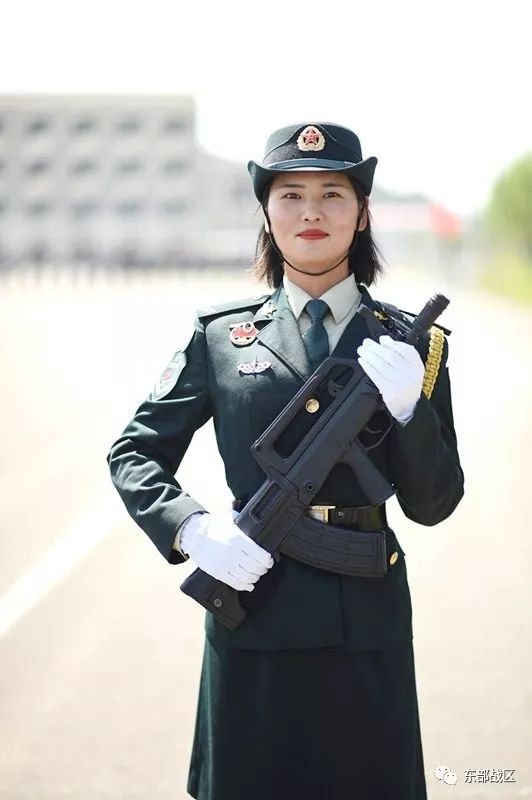 推迟39天这个参加过国庆阅兵的火箭军女兵退伍了