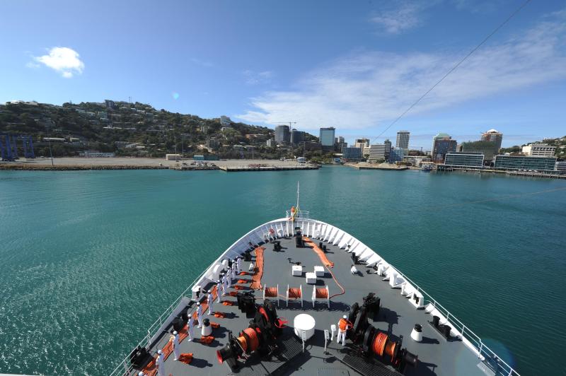 中国海军和平方舟医院船时隔4年再访巴新