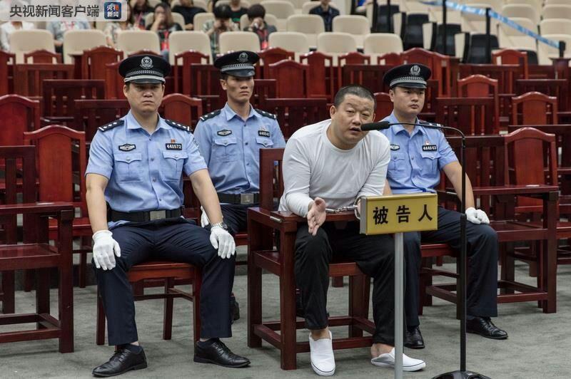 深圳宝安王某西涉黑案一审开庭 80名被告人同堂受审 将持续半月