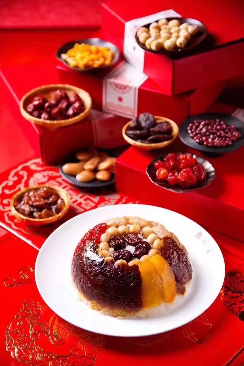 鼎泰丰的新春礼盒寓意"福,禄,寿",全部是手工制作:年初一的圆圆满满大