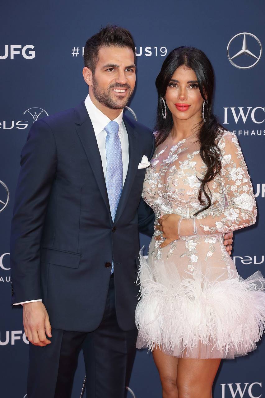 花色足球:法布雷加斯妻子daniella semaan