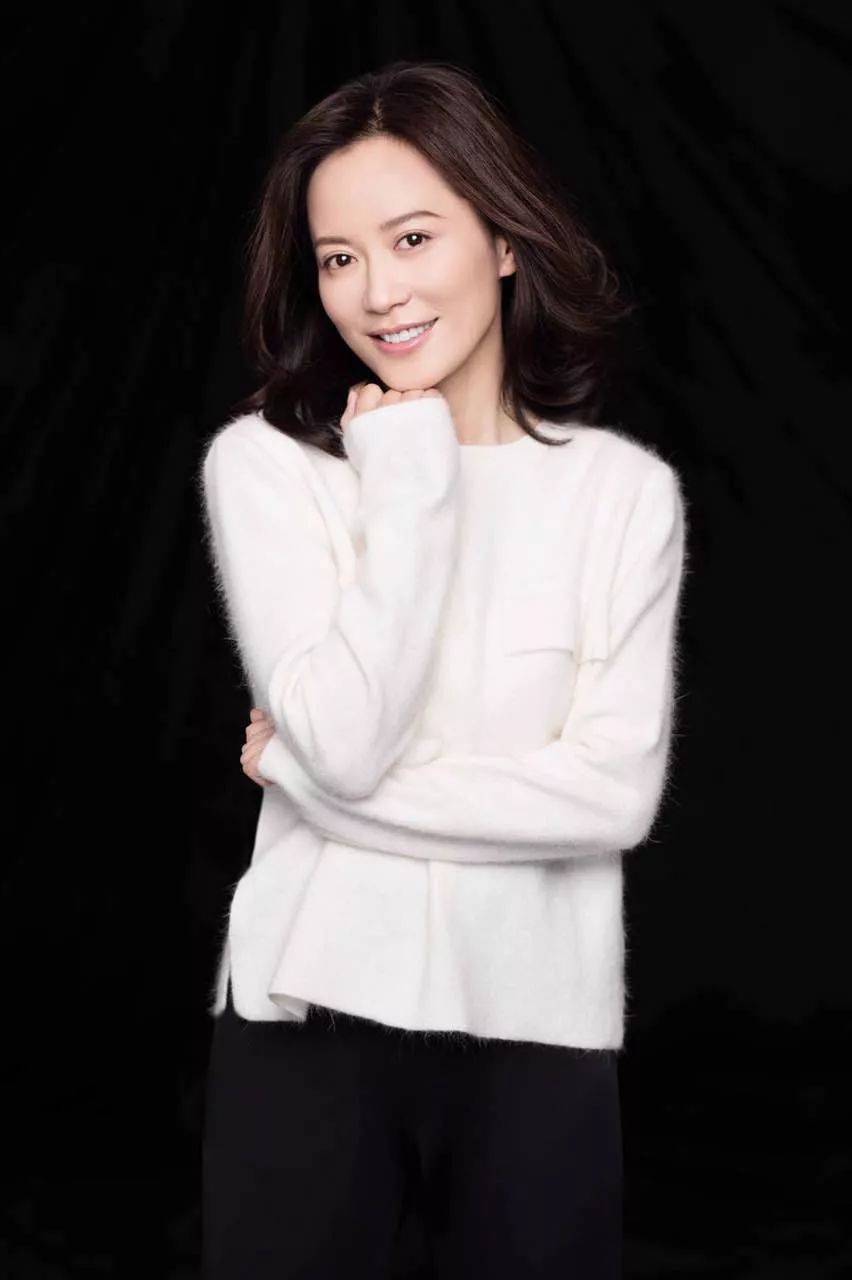 用优雅躲过岁月的时光美人俞飞鸿这次演出了女性最坚强也最脆弱的样子