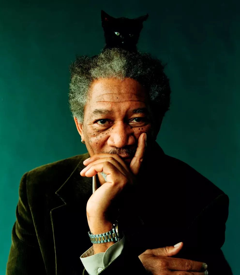 被8名女性指控性骚扰,和继外孙女传恋爱丑闻 | 全球网友炸了|弗里曼