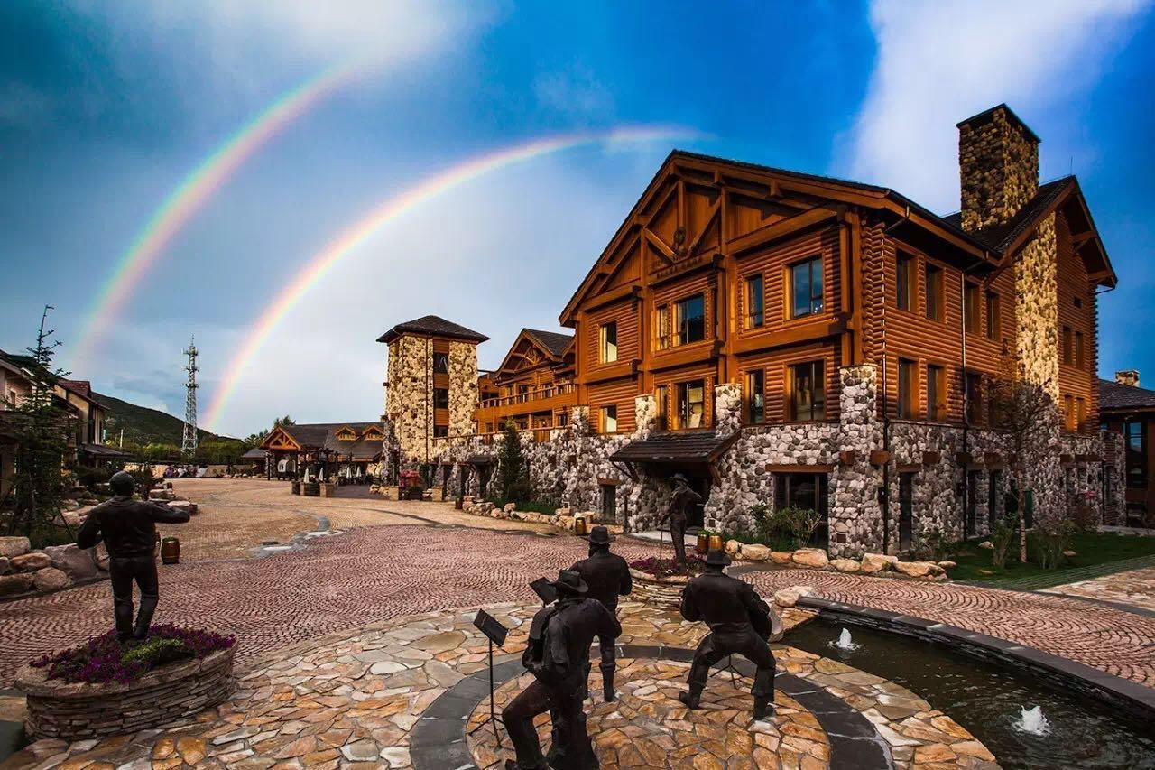 从麦哲伦到苹果:  比弗利·山颂如何重塑豪宅价值谱系