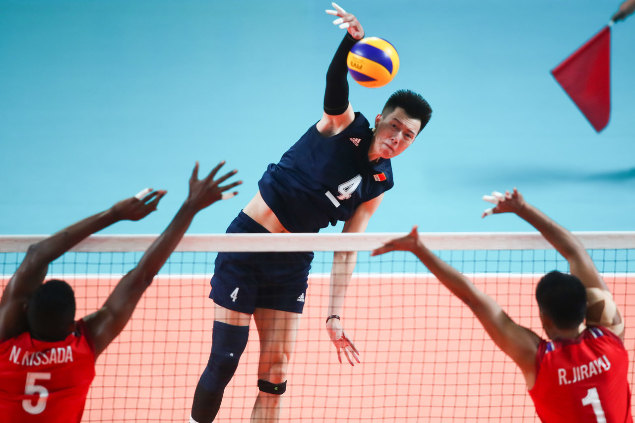 中国男排救7赛点大逆转 3-2险胜泰国