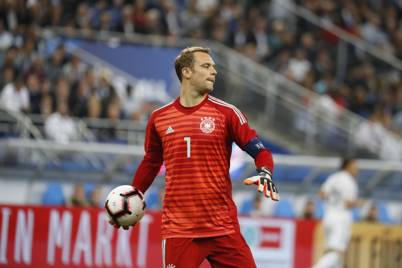 诺伊尔我目前状态不错国家队队内气氛也很好