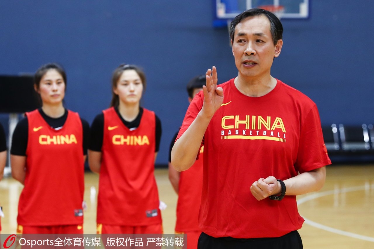 中国女篮摘下了日本队夺冠照片|许利民|中国女篮|队员_新浪新闻